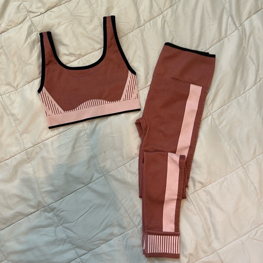 Like new Fabletics set.
